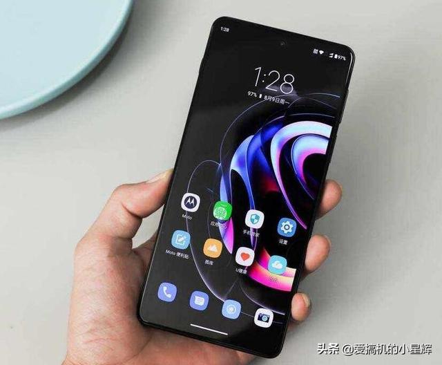 从3299跌至1999元，12GB+256GB+一亿像素，优质拍照旗舰加速清仓