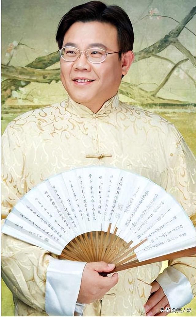 谁说他是丁克？《今日关注》主持人郑达妻子首度曝光，似香港富婆
