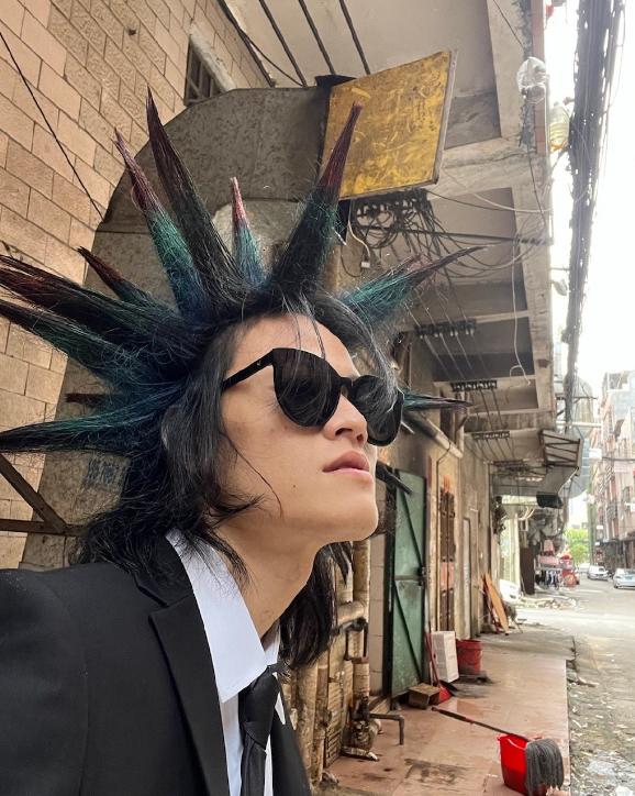 "杀马特教父"罗福兴:11岁创办杀马特,拒绝富婆追求,回归现实