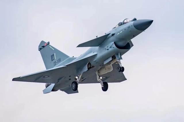 261架对0架，印巴空军重型战机差距悬殊，歼10C如何助巴铁破局？