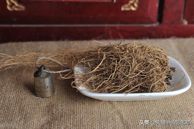 肺开窍于鼻，在液为涕，在志为悲，郁郁寡欢伤的不只是肝，还伤肺