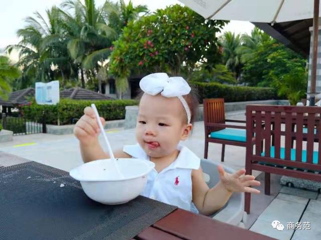 結婚四周年，我們帶女兒穿越回婚禮那一天…