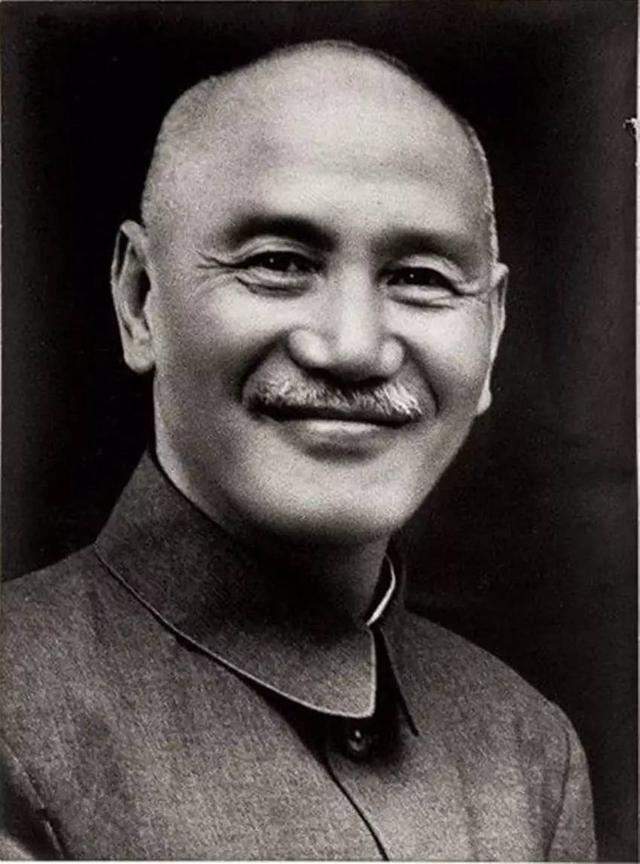 林彪命陈赓北上，陈赓摇头：这样会导致敌人逃跑，请毛主席裁决