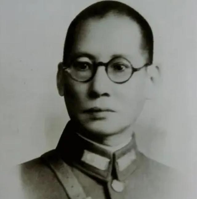 云南王卢汉晚年：周总理开玩笑，他不懂，1974年病逝前家人提请求
