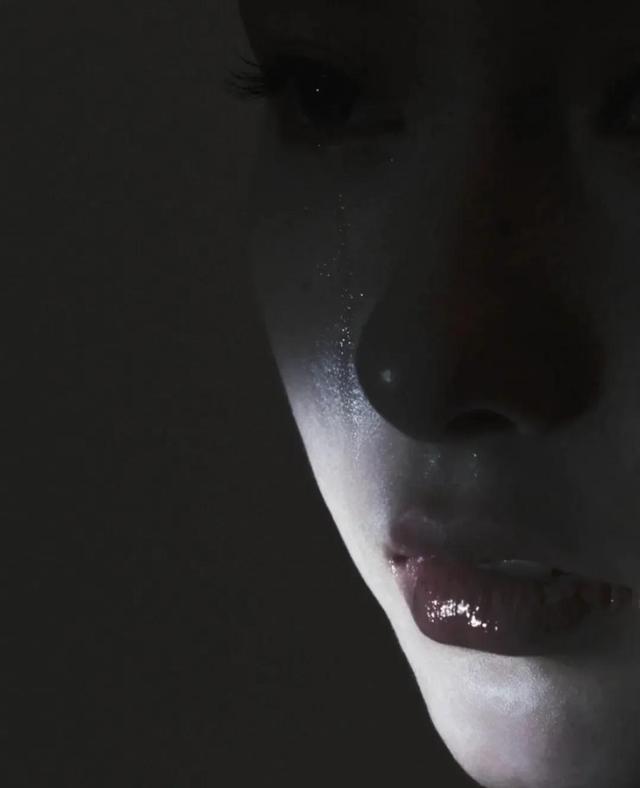 熬过低谷的人，都变得“沉默”了