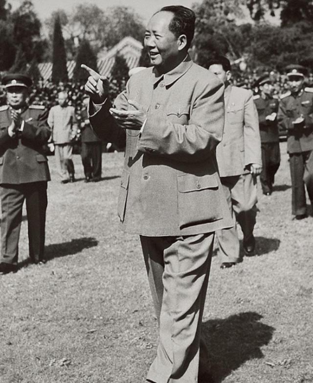 红军团长隐姓埋名，毛主席亲自派人去请：小顾，你在给我玩捉迷藏