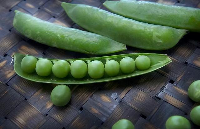蚕豆和豌豆的区别在哪里？建议：食用时注意这2点，或有助健康