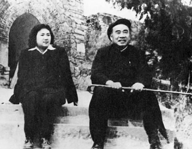1946年毛岸英回国后，问父亲认不认识赤英，毛主席表情顿时凝重