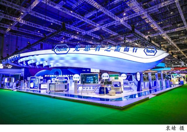 通过进博会上的这台5G超声机器人，我远程找到了“患者”的恶性肿瘤