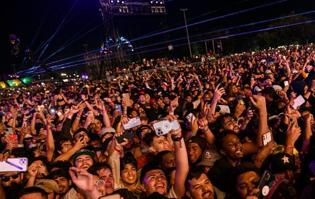 「好消息」跳舞被顶(美女千斤顶跳舞)