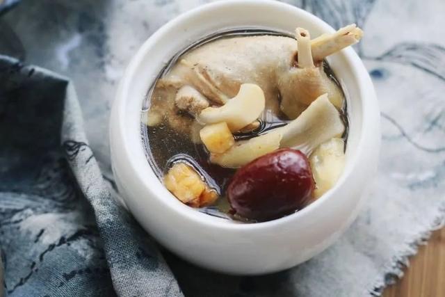 干冷天气要润燥，推荐五款汤膳