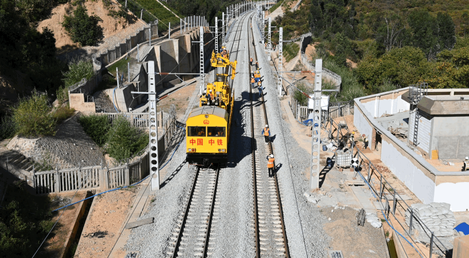 智慧码头、大型邮轮、中老铁路……央企尖端科技赋能超级工程！