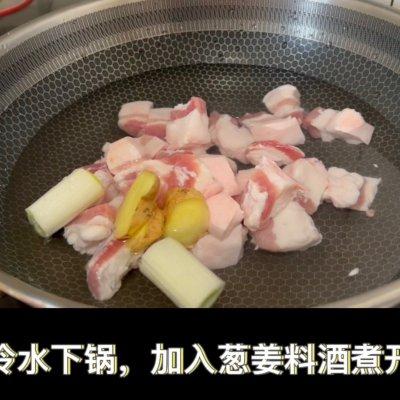 五花肉炖土豆