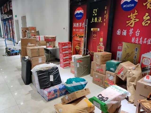 菜鸟和丰巢，取快递为何越来越难了？