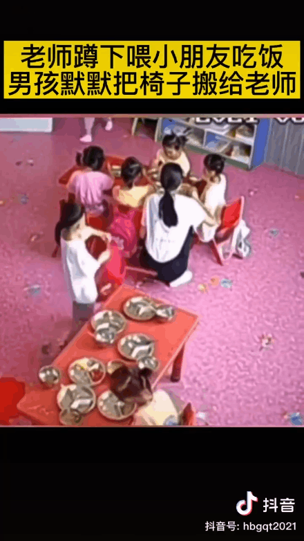 这样的孩子长大还得了？太！可！爱！了！吧