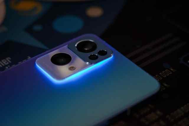 谁说直角设计没有好手感？OPPO Reno7 Pro有话要说