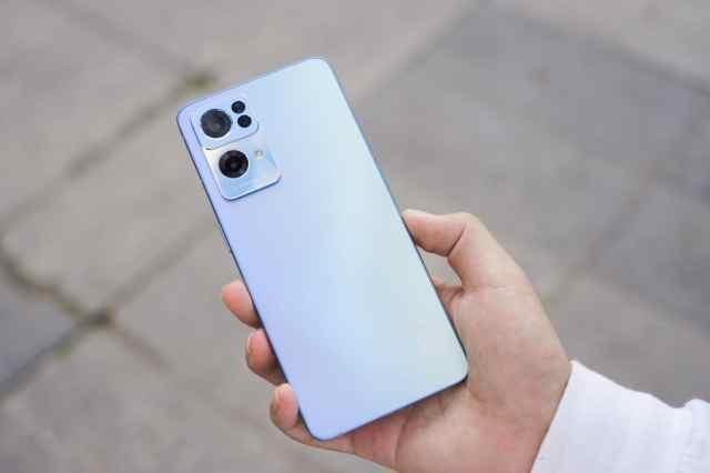 谁说直角设计没有好手感？OPPO Reno7 Pro有话要说