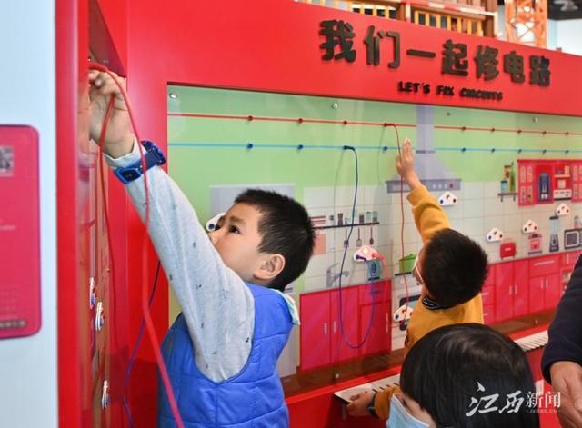 省科技馆新馆试运行火爆