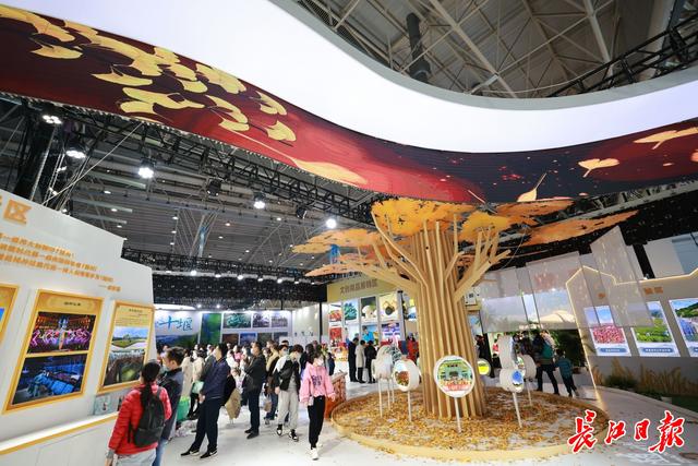 “千里江山”近在咫尺，裸眼3D瞬间穿越……盘点文旅博览会“黑科技”