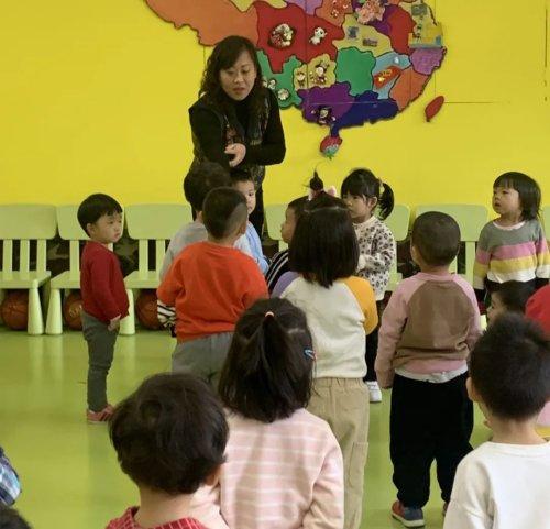 用无私的爱诠释教育的真谛——铁西区教工第二幼儿园教师廖世娟