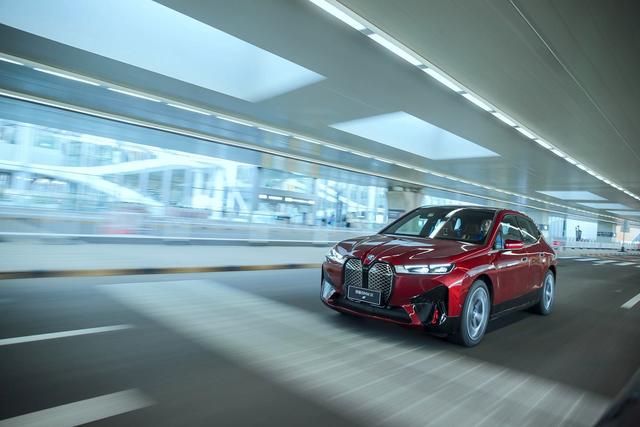 宝马电动攻势再加强：启动“新世代”计划，2030年前量产固态电池车