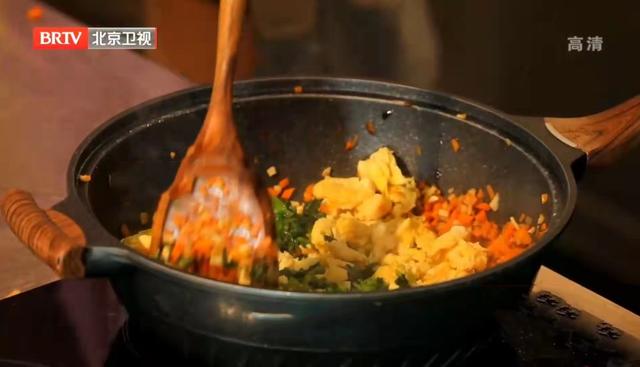 胃不好的人注意了，6种食物医生都劝你少吃！这些才是真正的养胃法，早学早受益