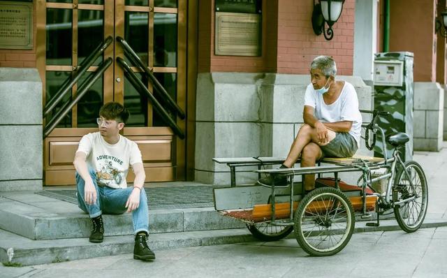 干婚庆赔光50万，我靠主持和卖肉还债