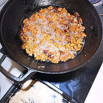 琥珀核桃仁怎么做好吃(核桃仁的家常做法)