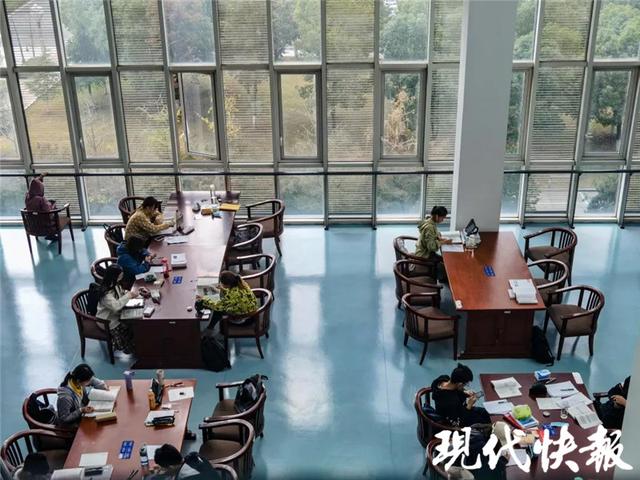 江苏大学图书馆