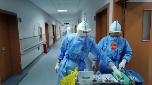 “玩儿命干！”秉持着这一信念，他们仅用181天建起一座高楼