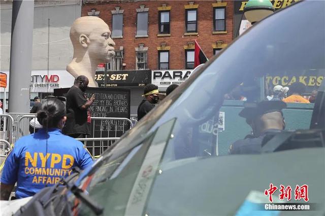 东西问丨田飞龙：美国“民主领袖”地位为何摇摇欲坠？