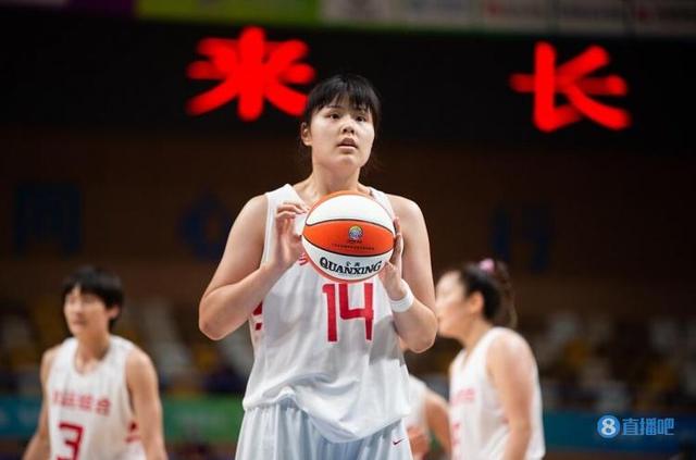 WNBA天空队交易得到李月汝签约权