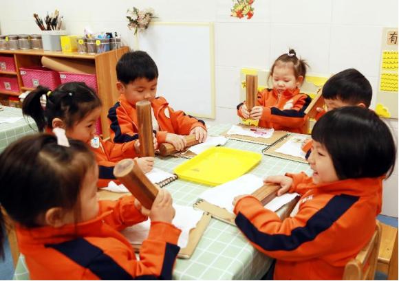 郑东新区普惠路第一幼儿园：春启希望迎开学 虎虎生威向未来