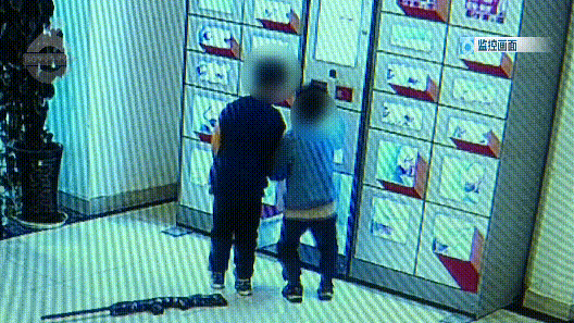 6岁男童被困在昆明一小区自动贩货机内，家长索赔100万元