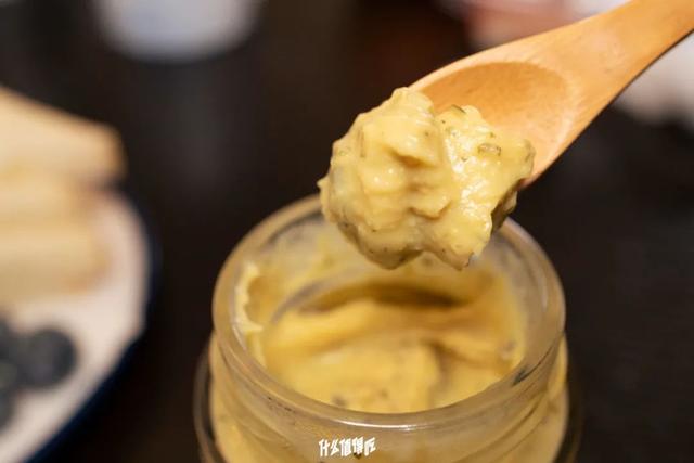 做面包用什么黄油比较好吃,做吐司面包加什么黄油,到底是啥？看完就知道了