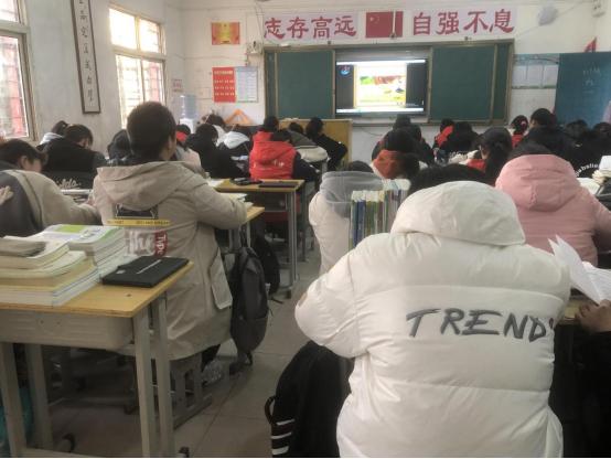 从“心”开始，青春飞扬——萧城一中收看心理健康教育网络课程