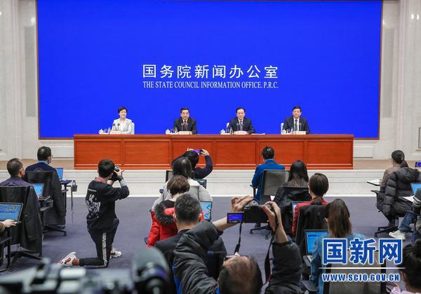 养育孩子压力大成本高，怎么破？发改委：这么办