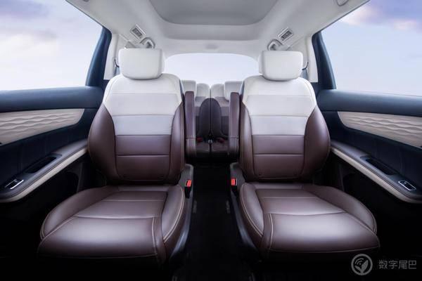 燃油 MPV 颠覆者！宋 MAX DM-i 上市售价 14.58 万元起