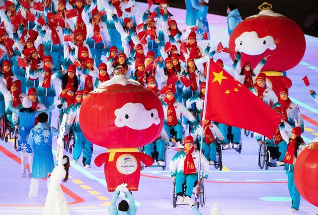 第一观察丨总书记“格外关注”的这方舞台，为世界注入温暖与希望