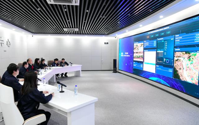 习近平：最大限度减少疫情对经济社会发展的影响；中信等获批设立金控公司；去年13.4亿个账号被处置；北京银行原董事长张东宁辞任