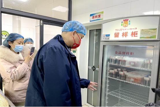 马寨镇中心幼儿园：迎安全检查 筑安全屏障