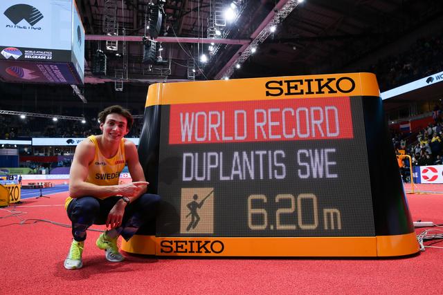 （體育）（1）田徑——2022室內田徑世錦賽：杜普蘭蒂斯刷新男子撐桿跳高世界紀錄