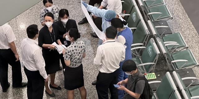 部分MU5735乘客亲友被临时安置在白云机场T1航站楼