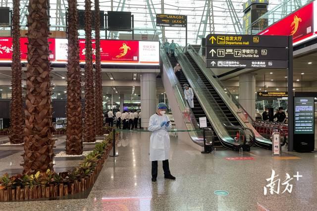 东航一架波音737飞机坠毁 广东已派出专家组开展紧急医学救援