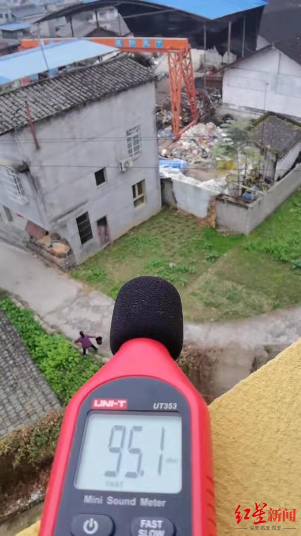 新手挖掘机开破碎机
