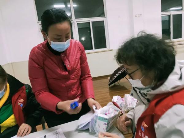徐汇这里开通“配药热线”和“跑腿服务”，只为尽力满足居民需求