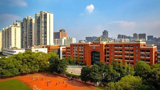 凌晨2点，雅礼中学写了一封信，此前老师的一篇文章感动全网