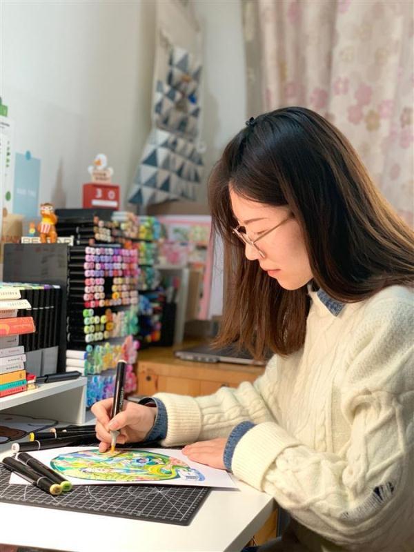 高校学生发布绘画笔记月入过万