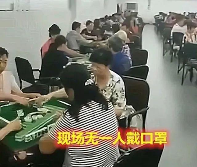 “福建毒王”引爆全国！致200多人密接，10人感染，多城全民核酸：你自私的样子，真丑