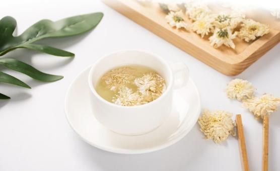 菊花泡茶品种怎么选？加上这些搭配，养生功效翻倍～